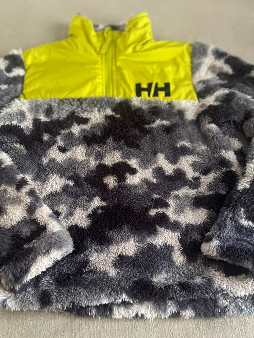 Helly Hensen Boys Winter Pullover/Sweater Camouflage Camo Size 8 128 sm.